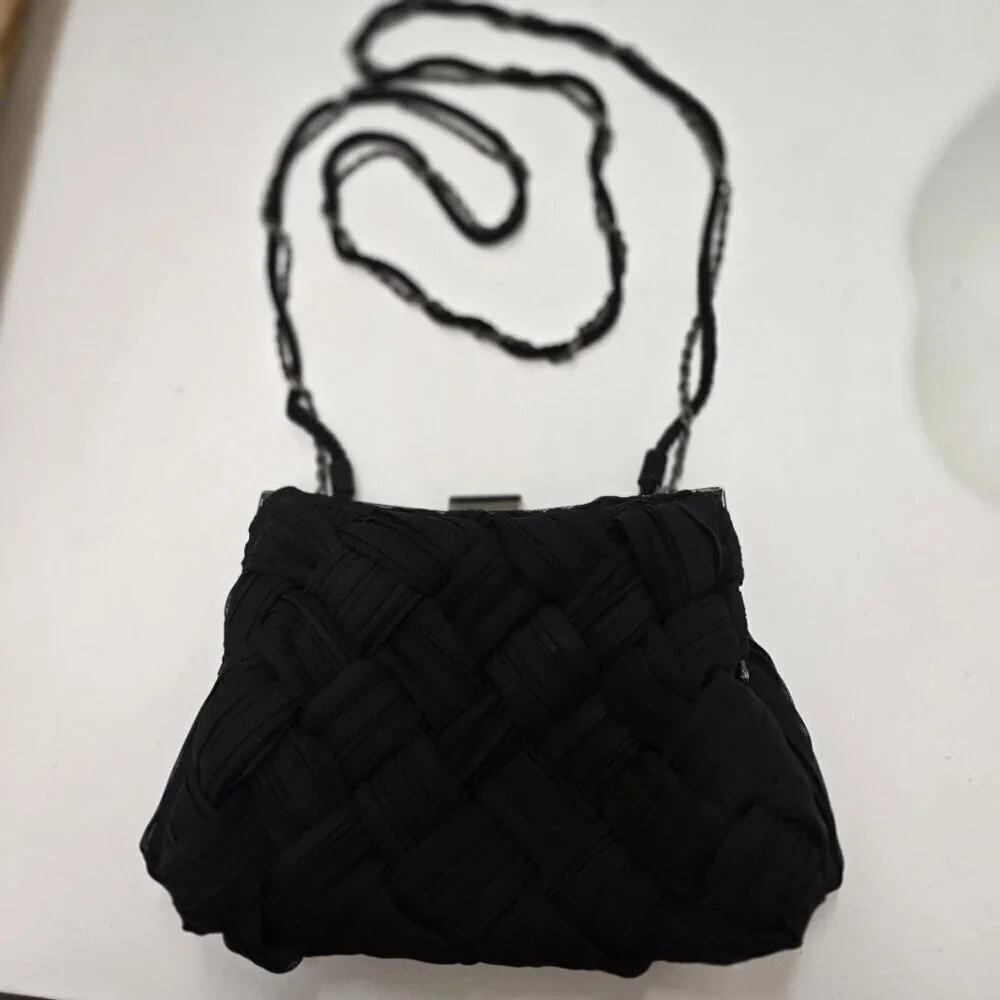 La Regale Black Fabric Bag & Metal Hardware Clutch & Cross Shoulder Cord & Chain
